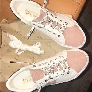 🌟 NWT🌟Vintage Havana Blush Sneaker 🎀Sz 10 🎀